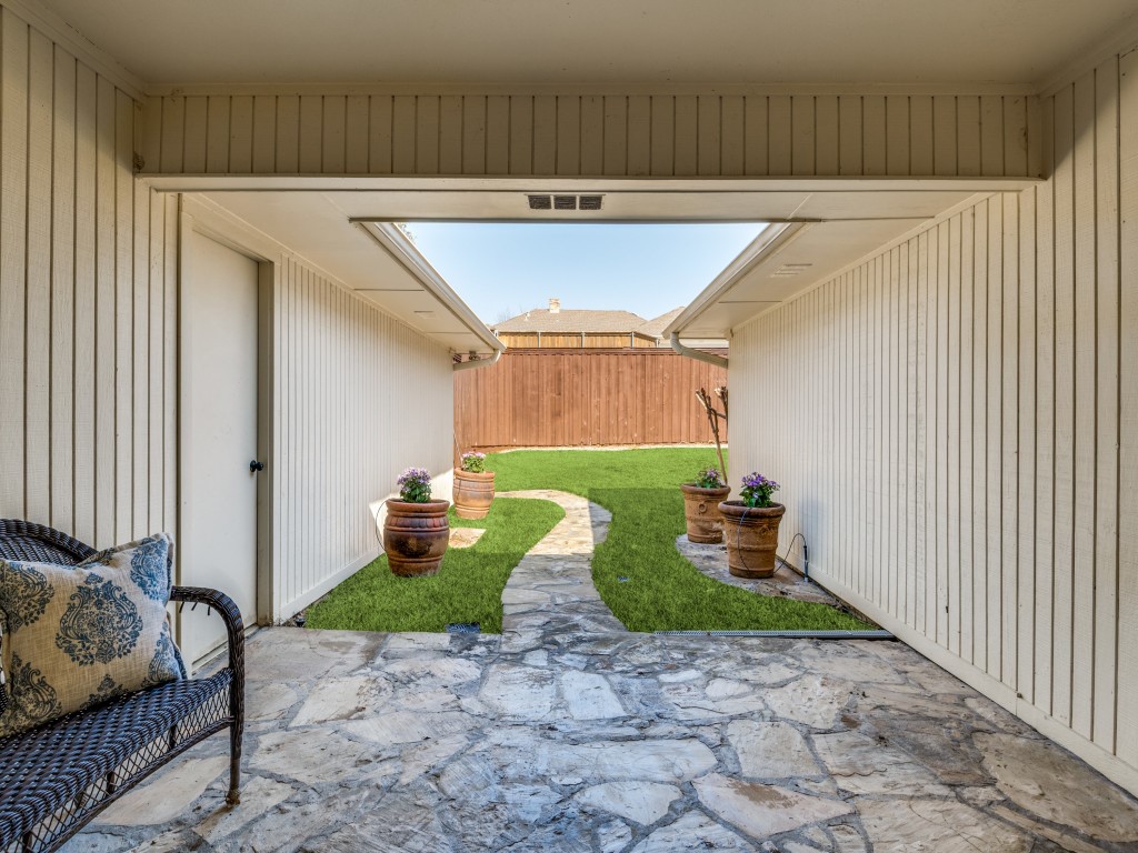 2810 Club Meadow Drive