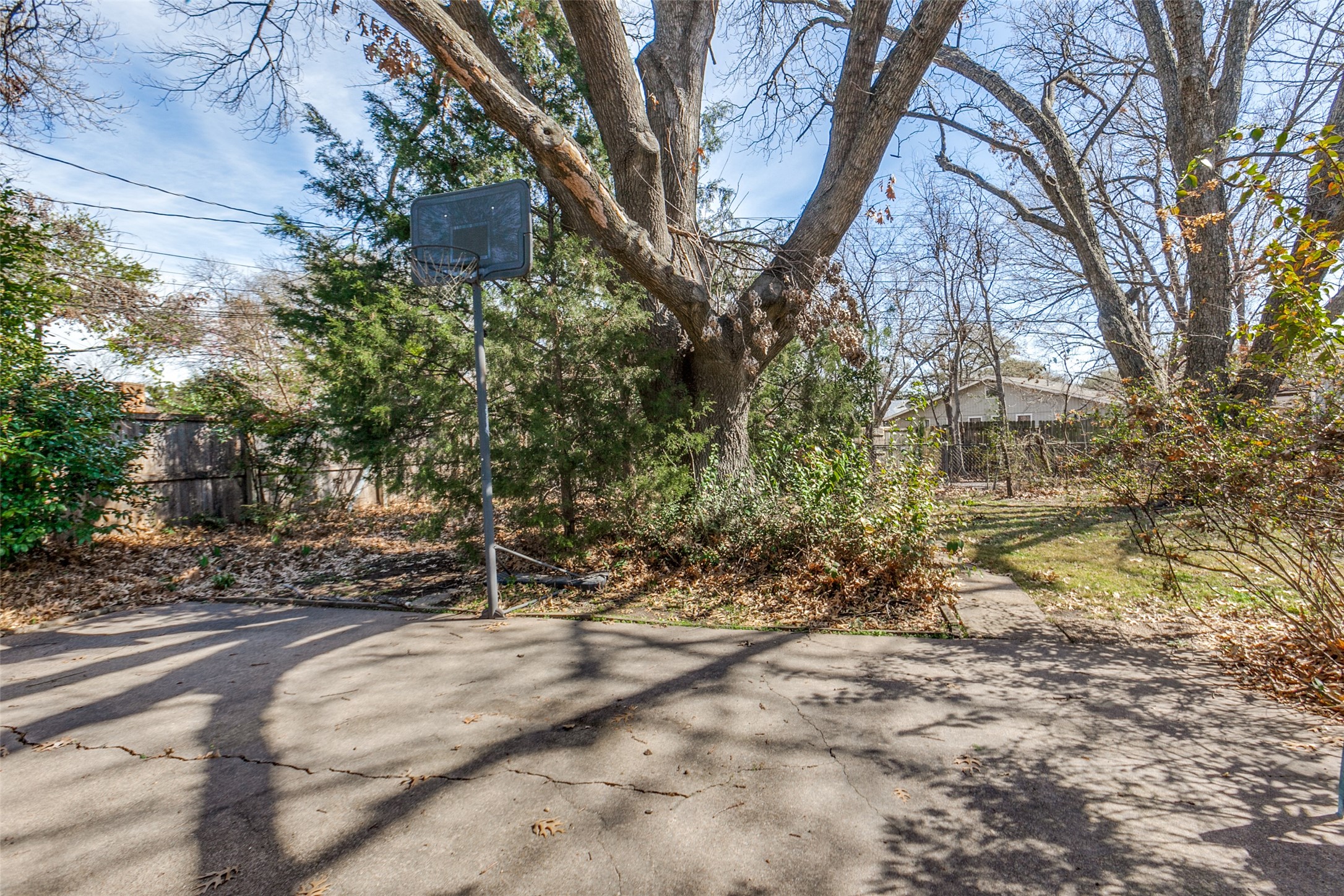 12018 Sunland Street