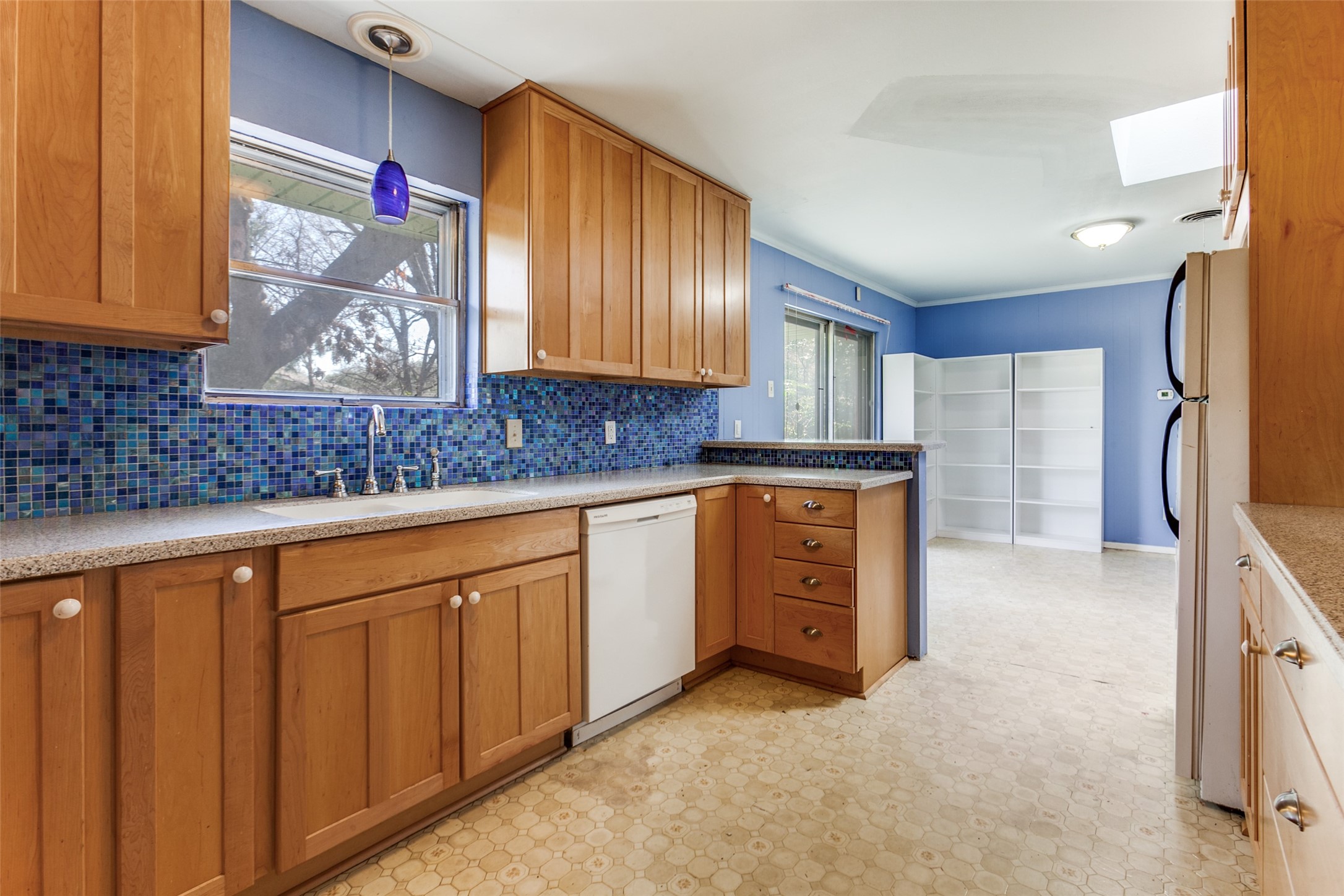 12018 Sunland Street