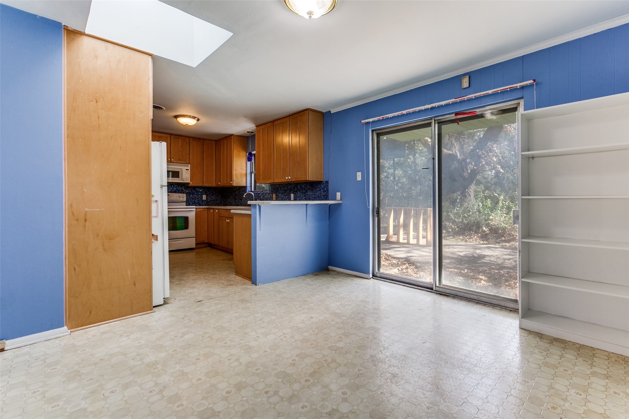 12018 Sunland Street