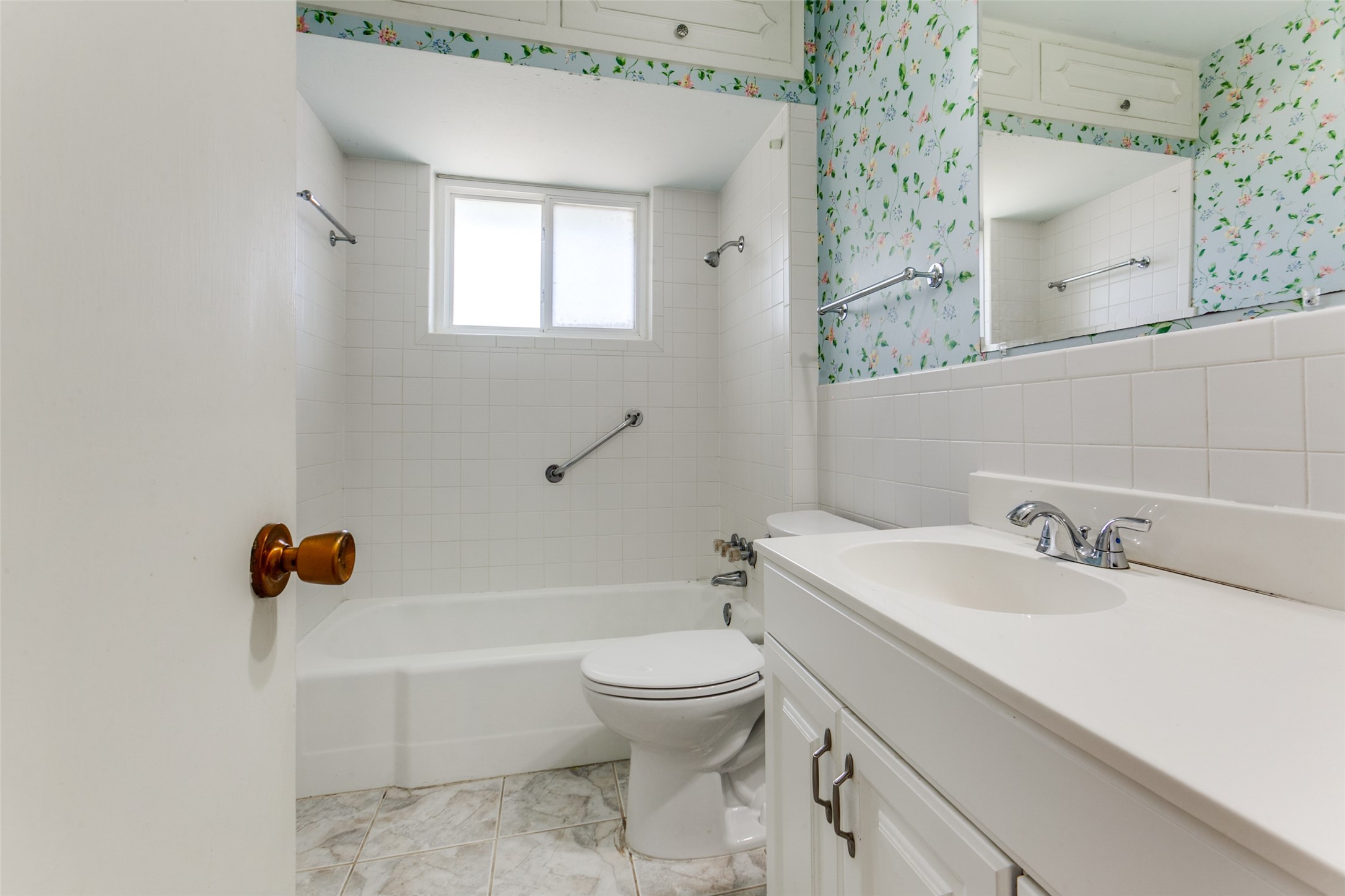 12018 Sunland Street