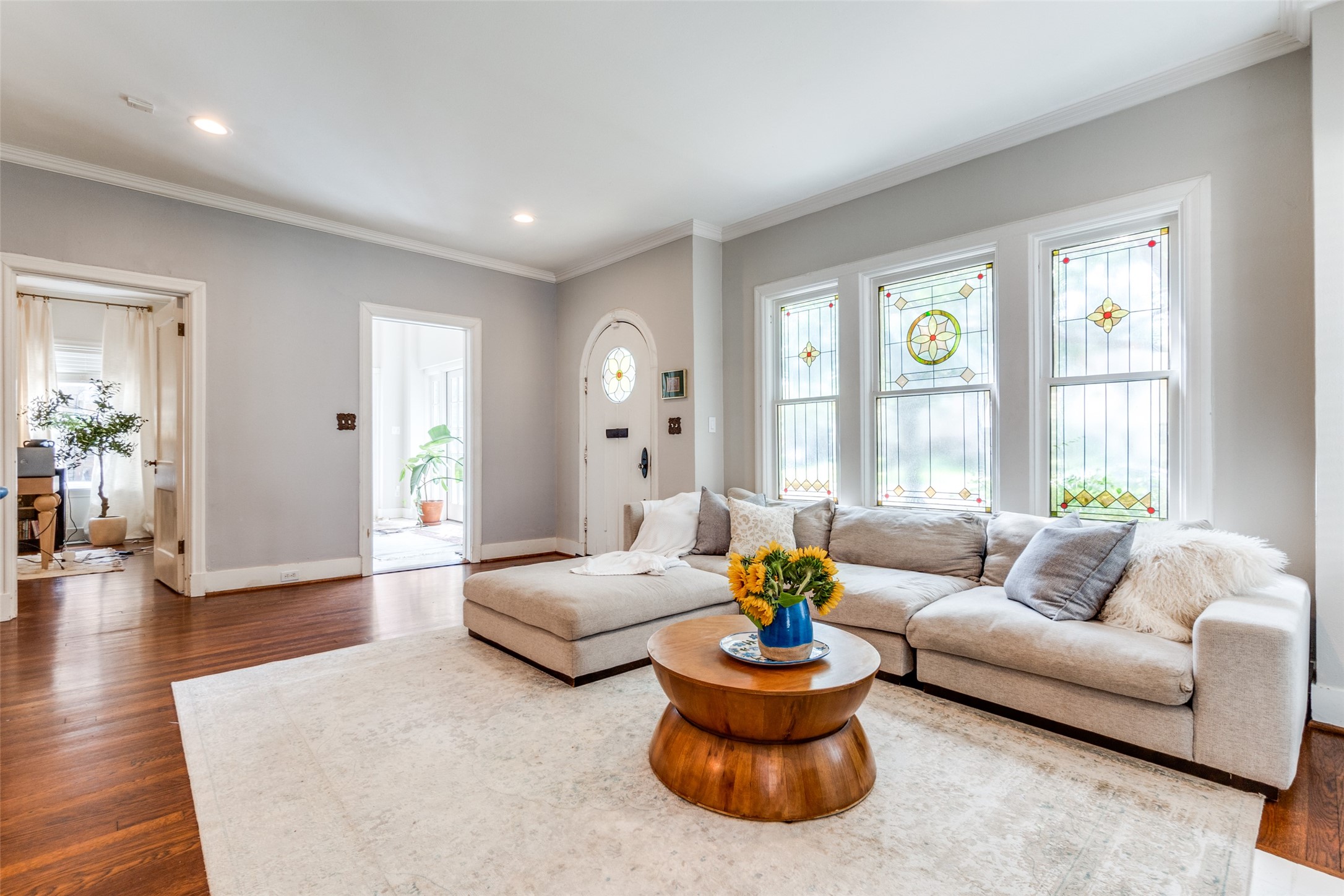 5915 Monticello Avenue