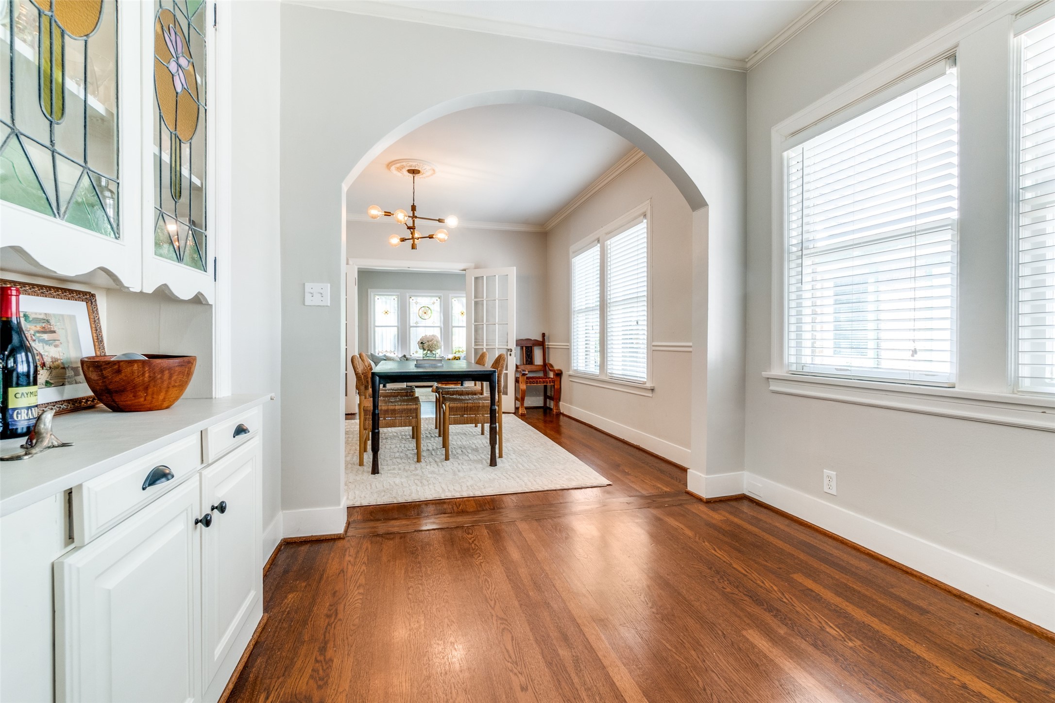 5915 Monticello Avenue