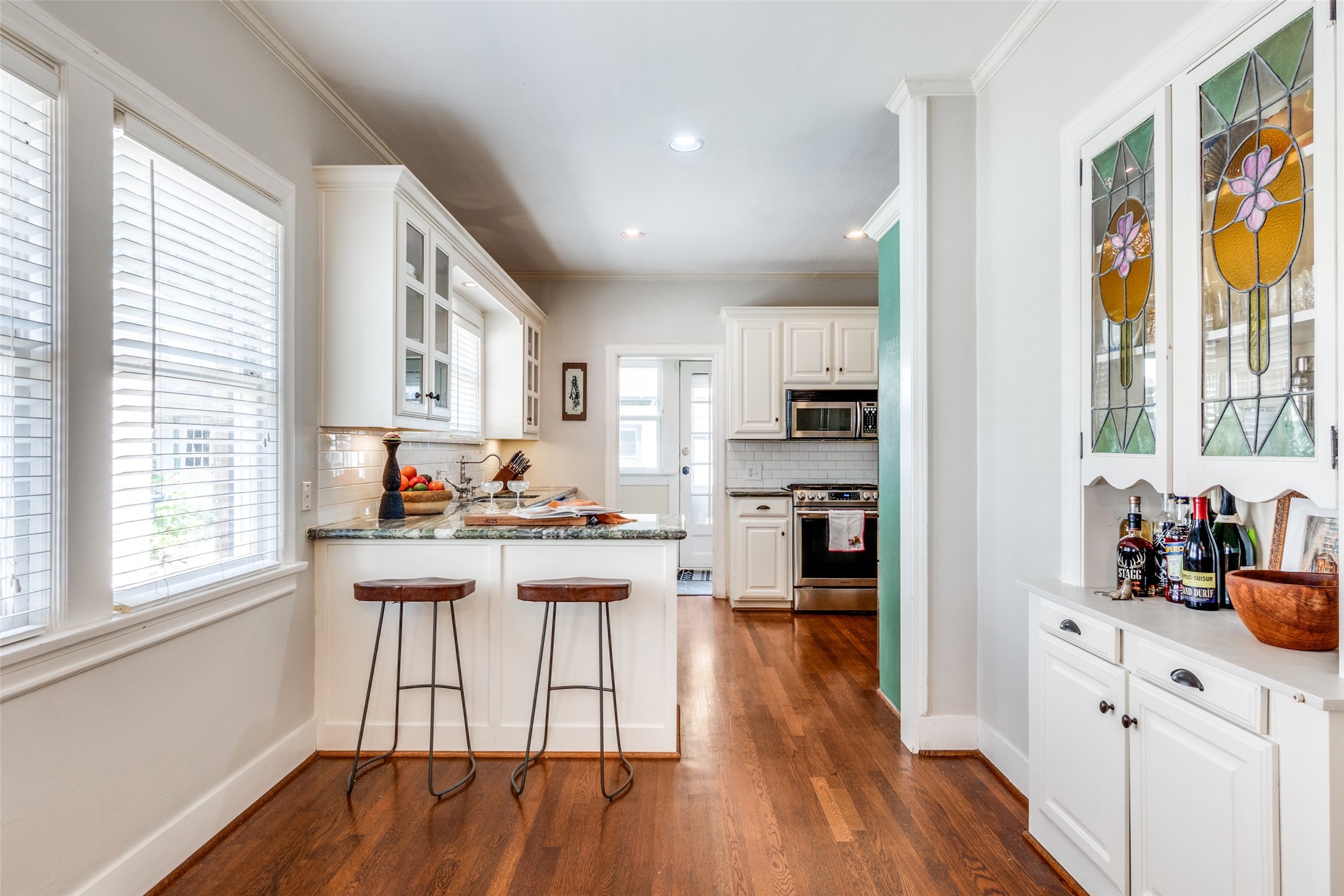 5915 Monticello Avenue