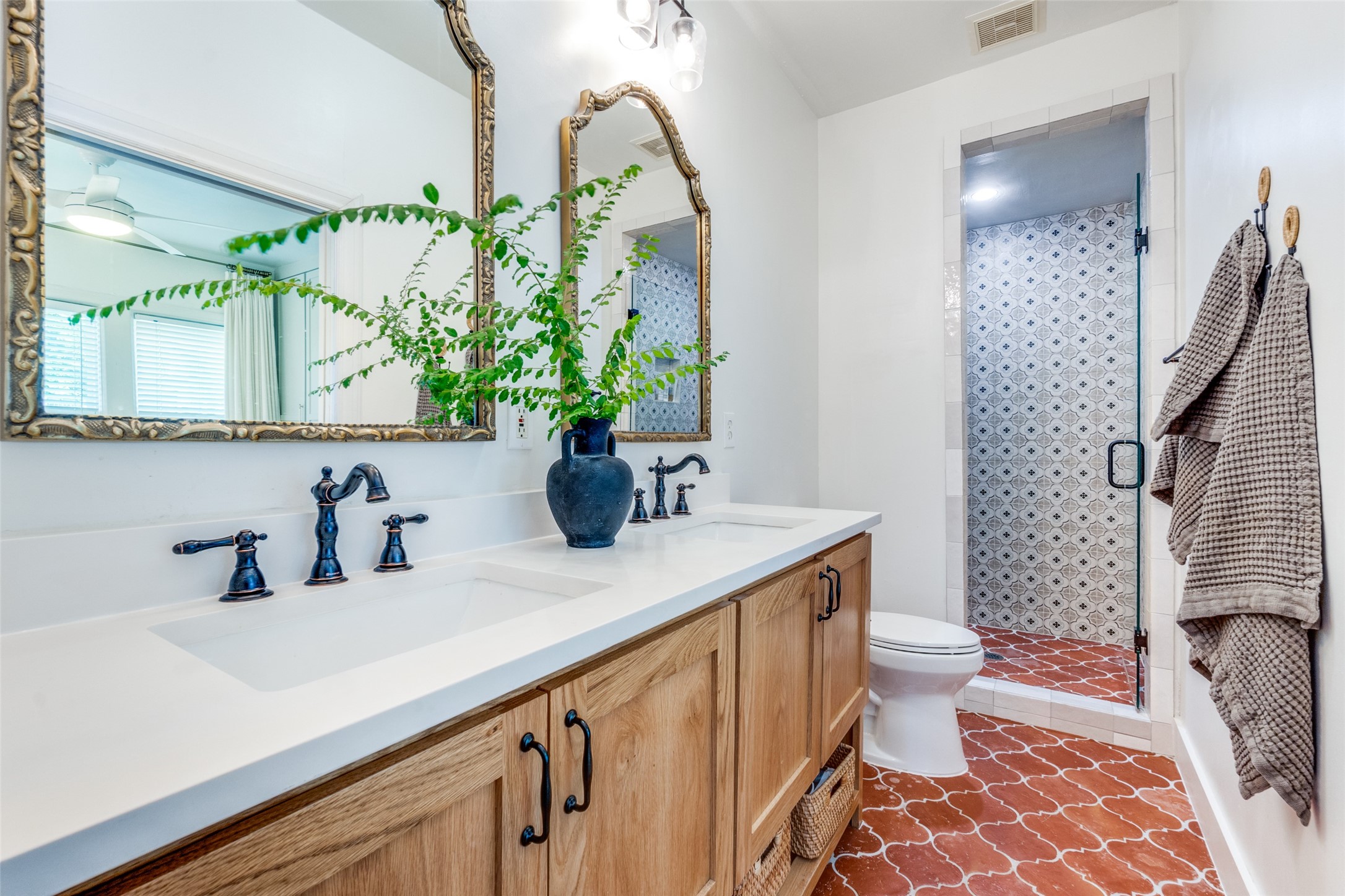 5915 Monticello Avenue