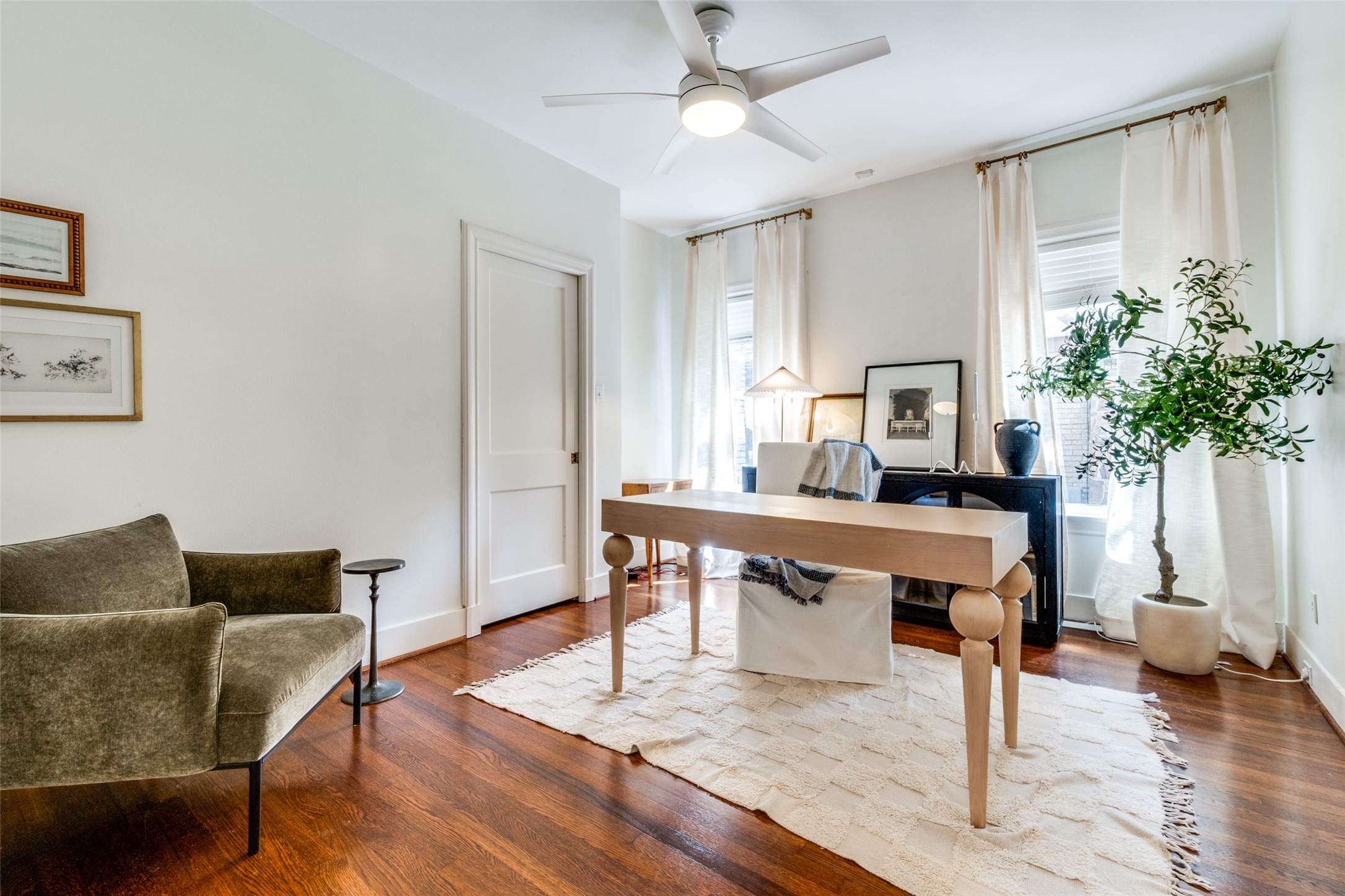 5915 Monticello Avenue