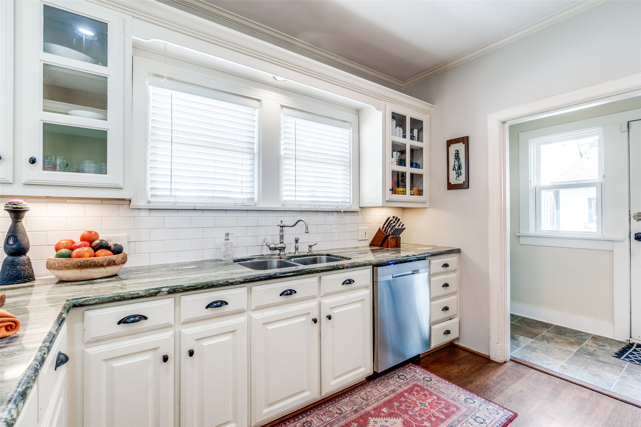 5915 Monticello Avenue