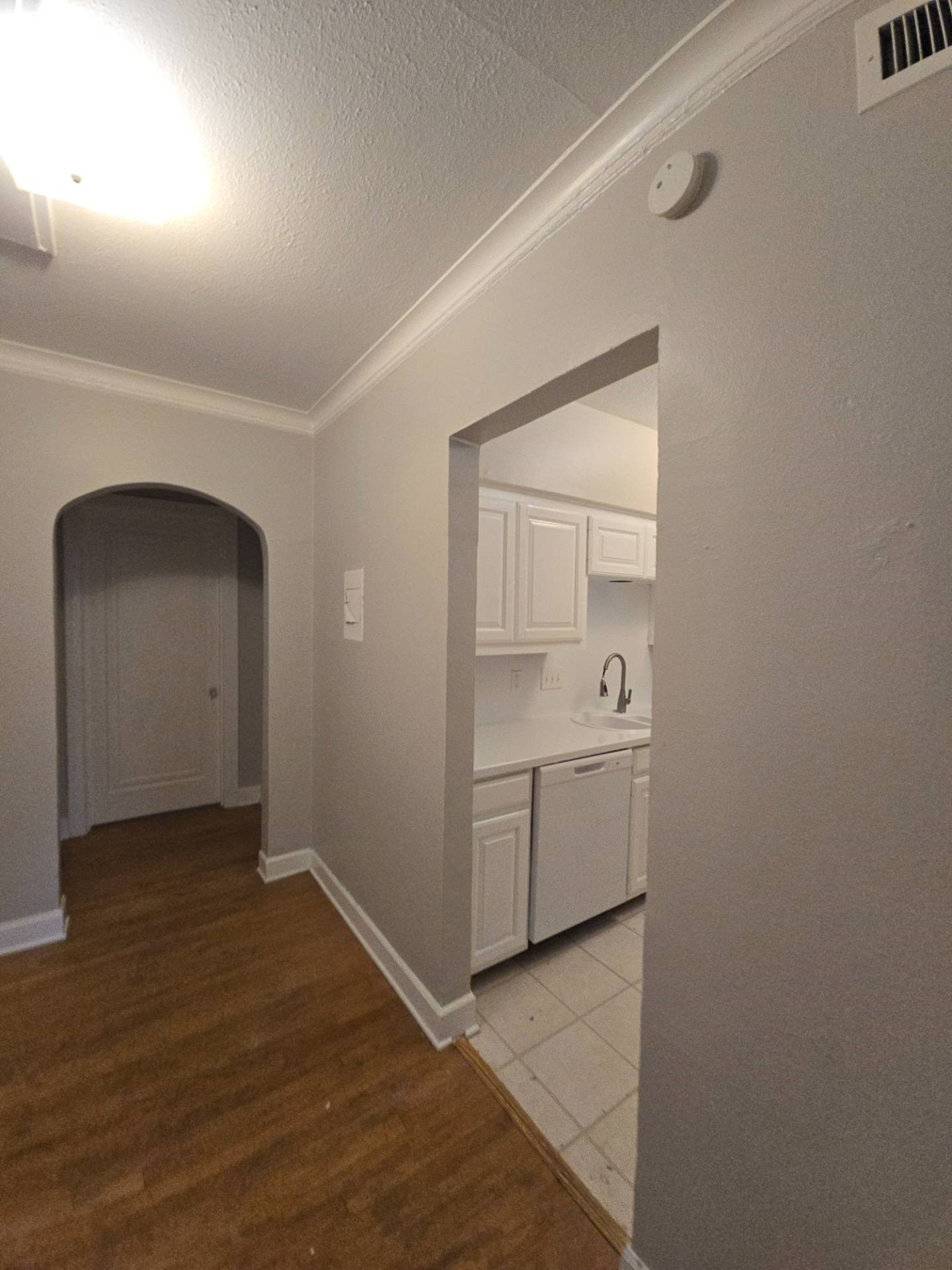 4000 Hawthorne Avenue 6