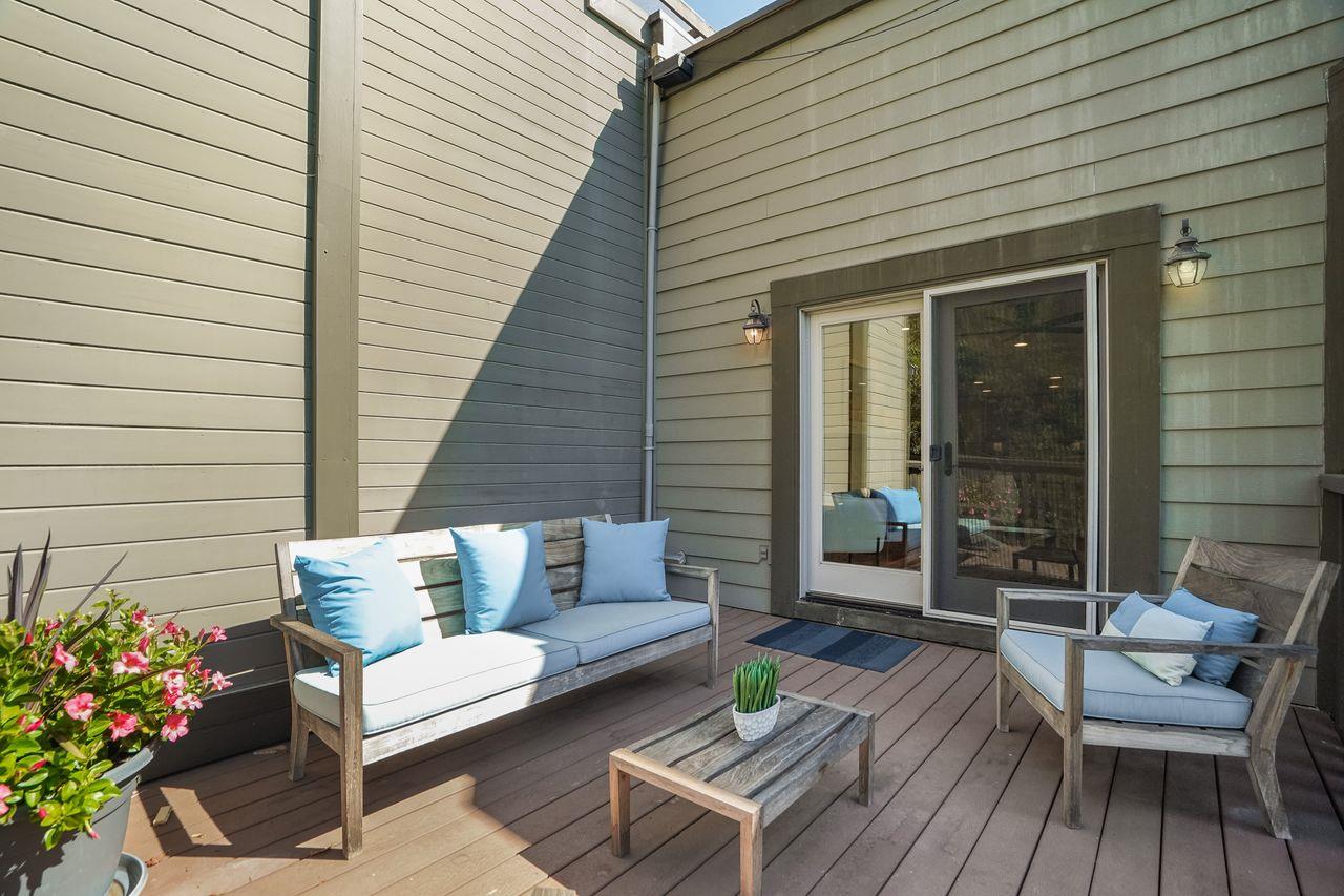 1 Bayview AVE 10