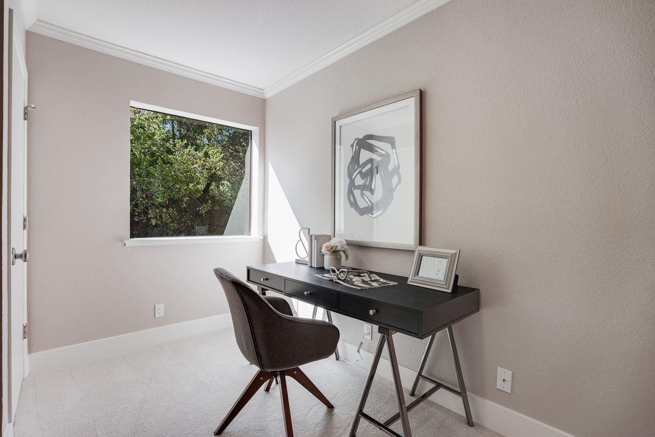 1 Bayview AVE 10