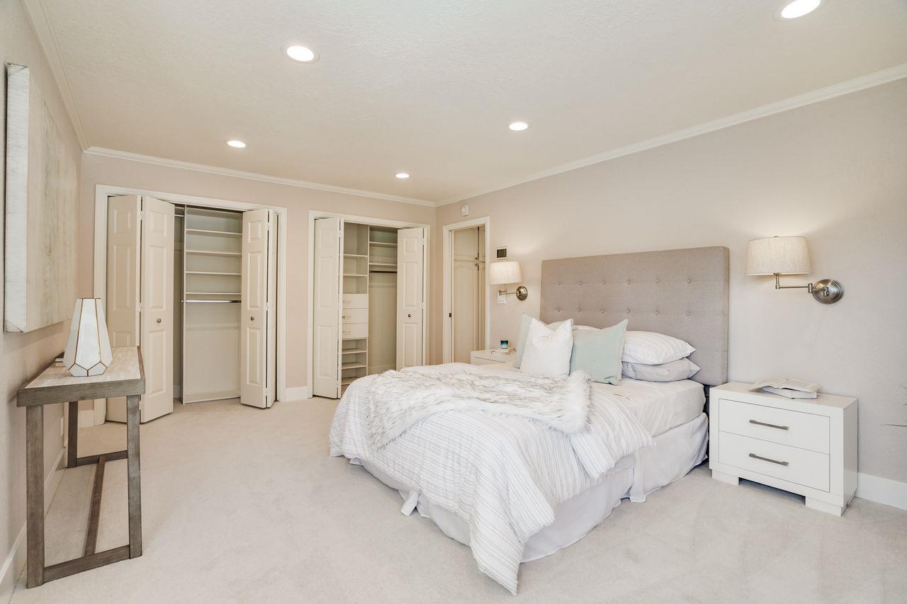 1 Bayview AVE 10