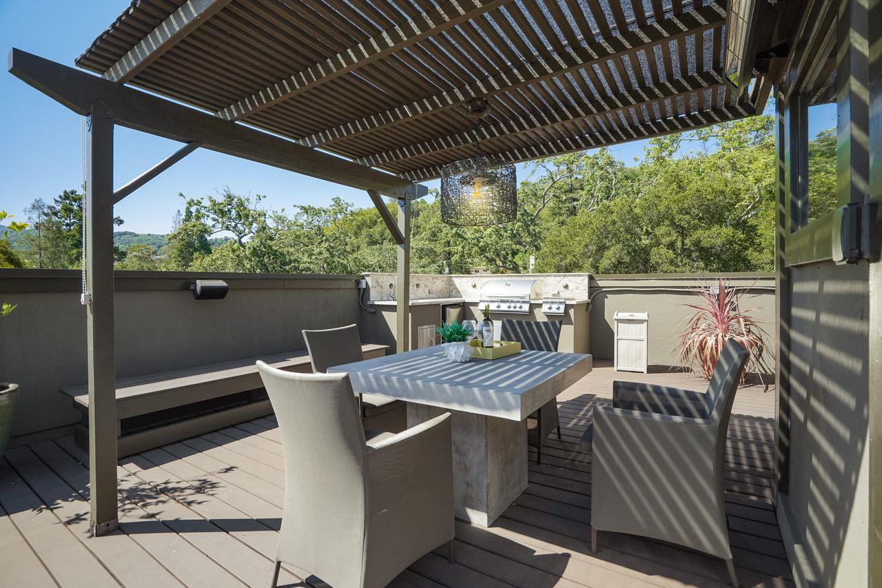 1 Bayview AVE 10