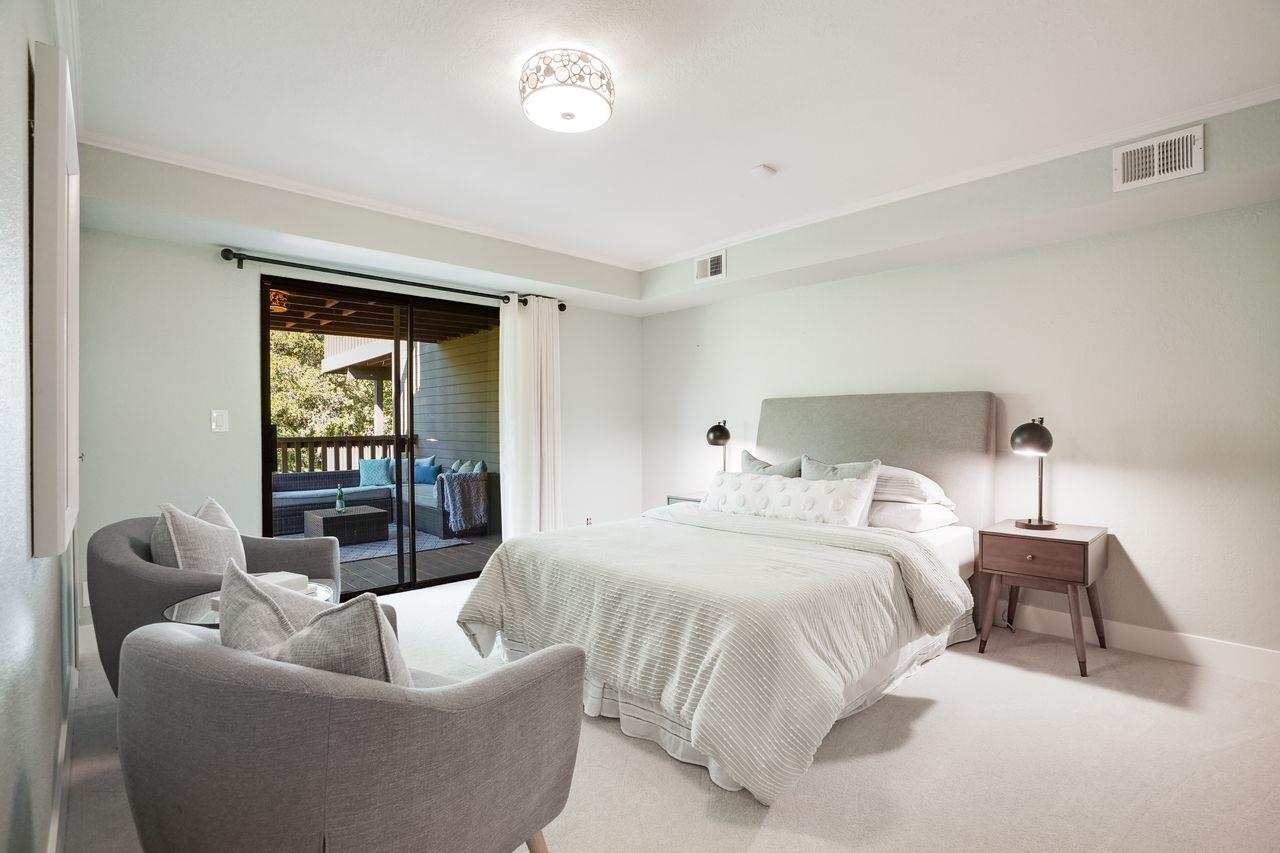 1 Bayview AVE 10