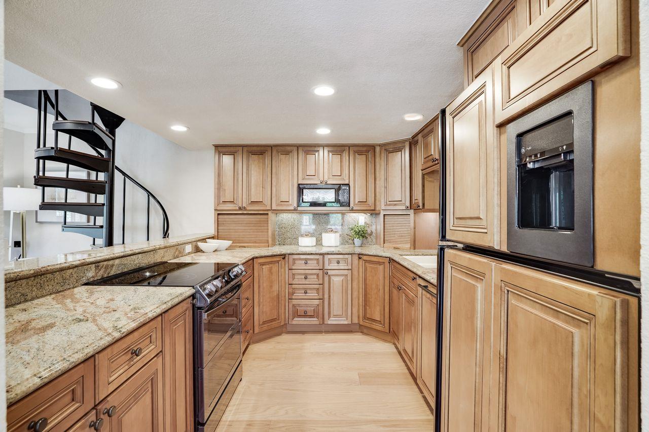 1 Bayview AVE 10