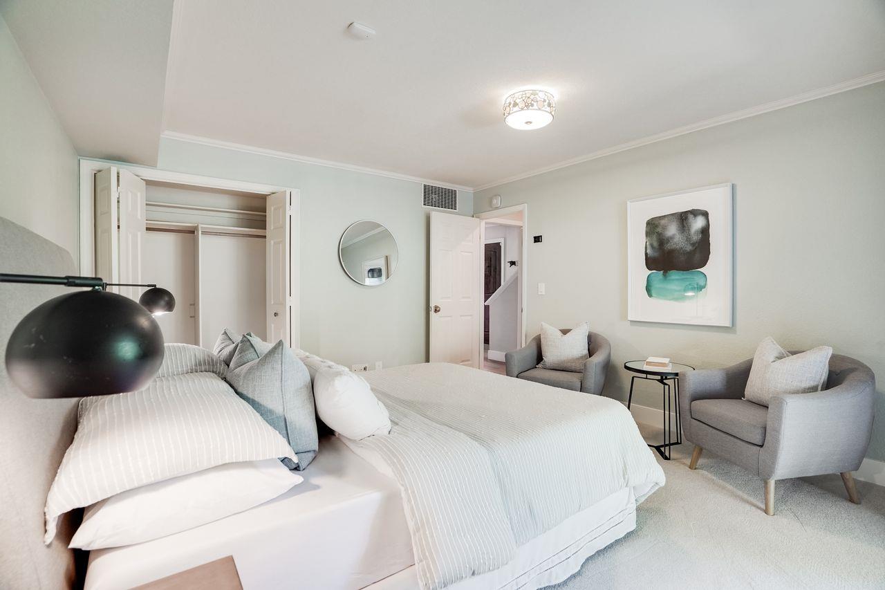 1 Bayview AVE 10