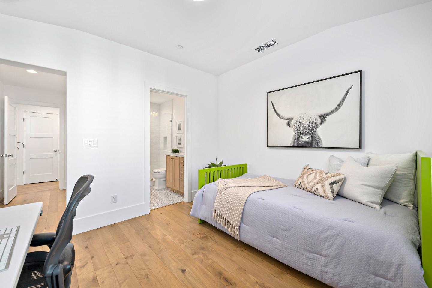 300 Haymarket CT