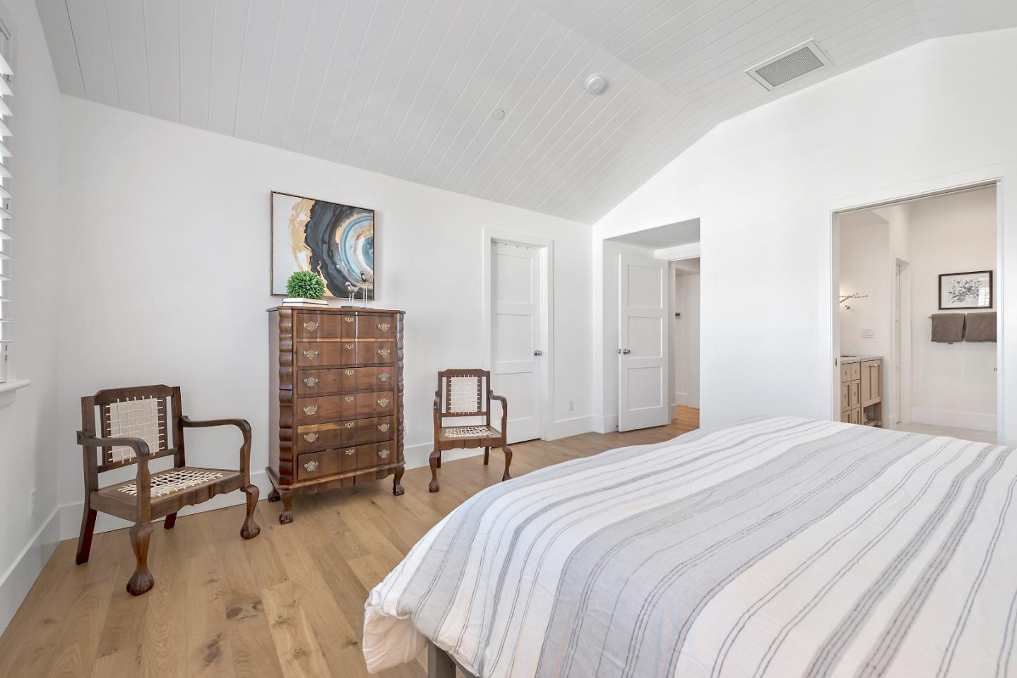 300 Haymarket CT
