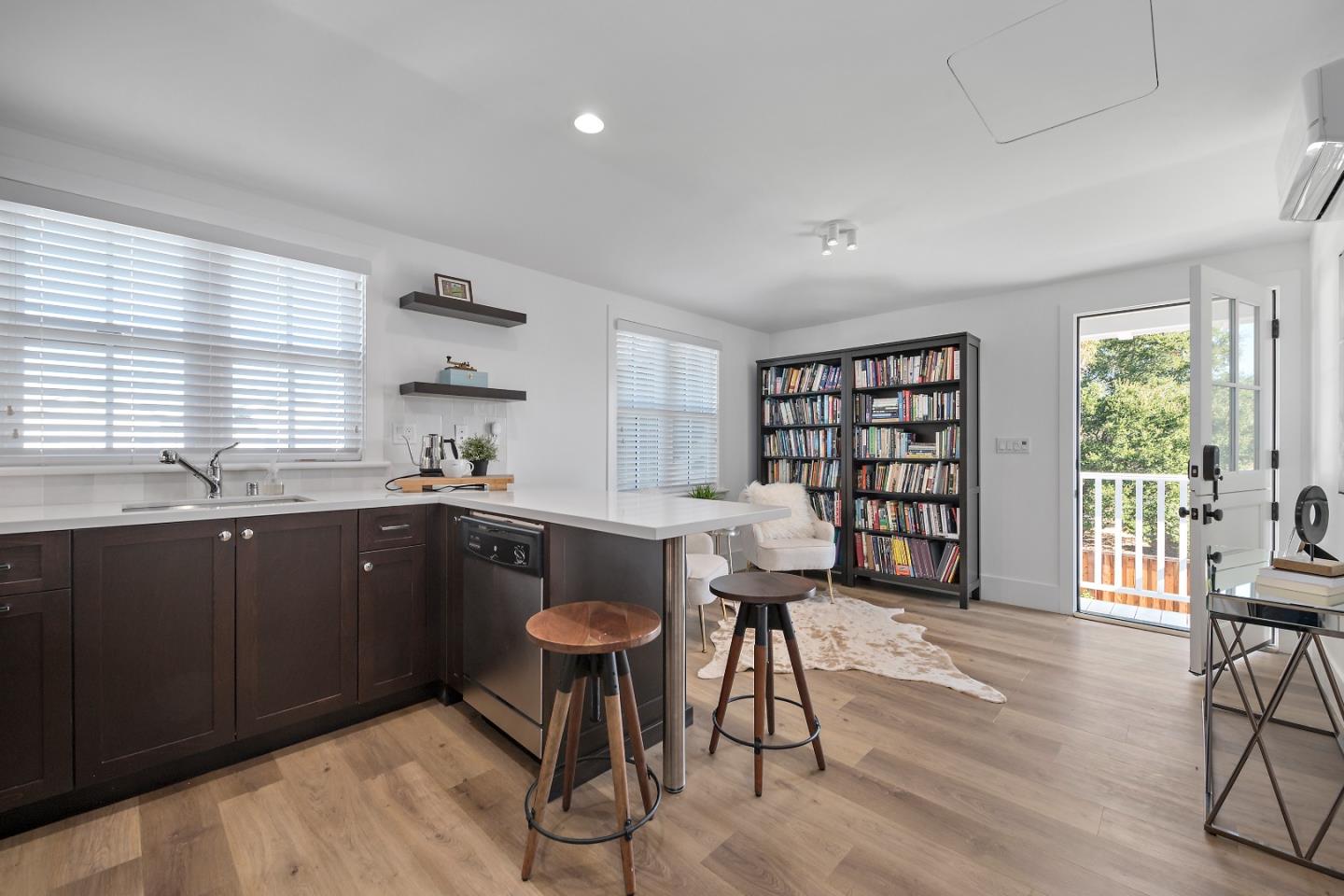 300 Haymarket CT