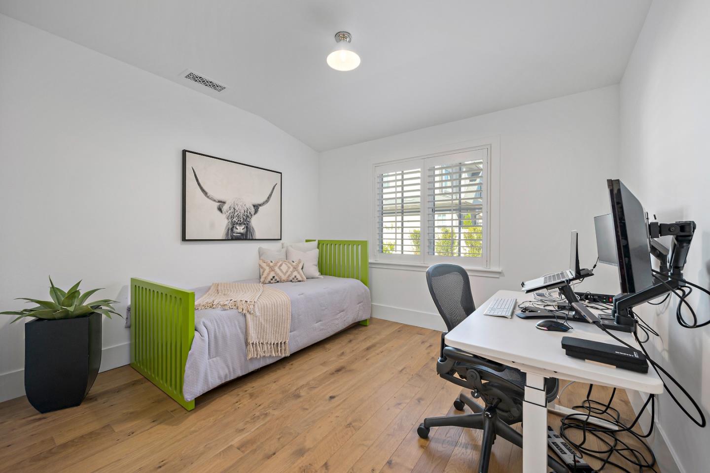 300 Haymarket CT