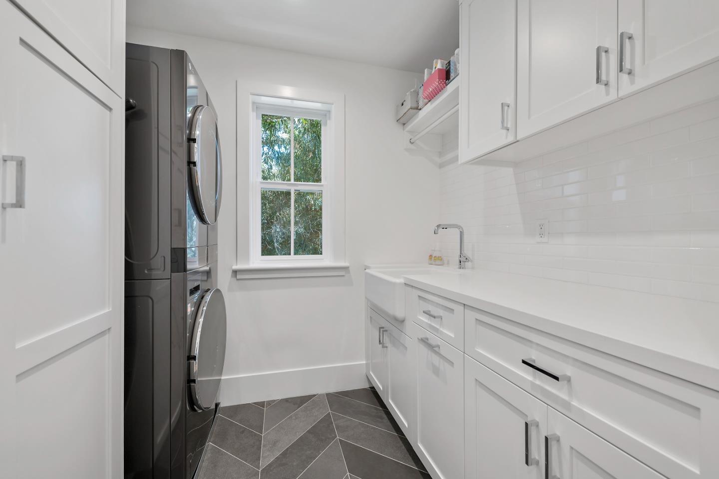 300 Haymarket CT