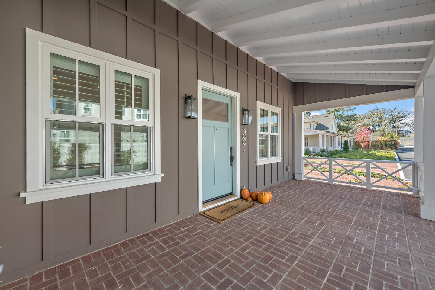 300 Haymarket CT