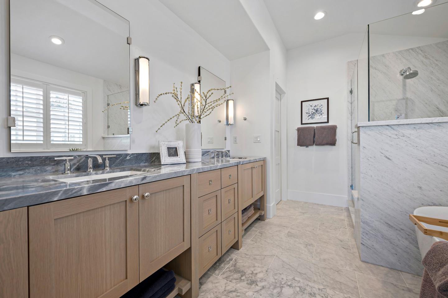 300 Haymarket CT