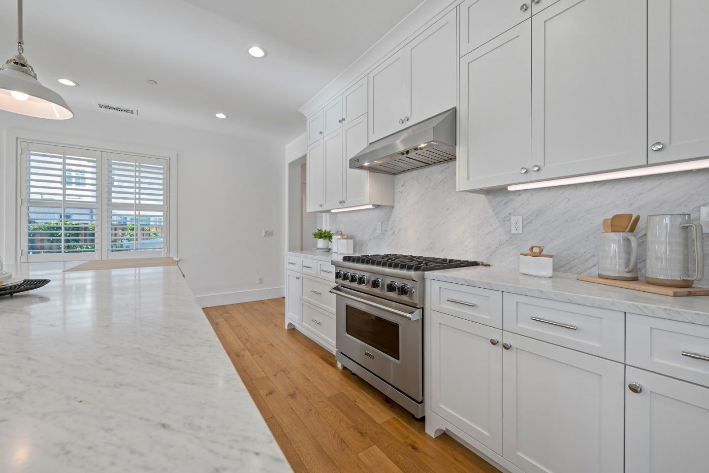 300 Haymarket CT