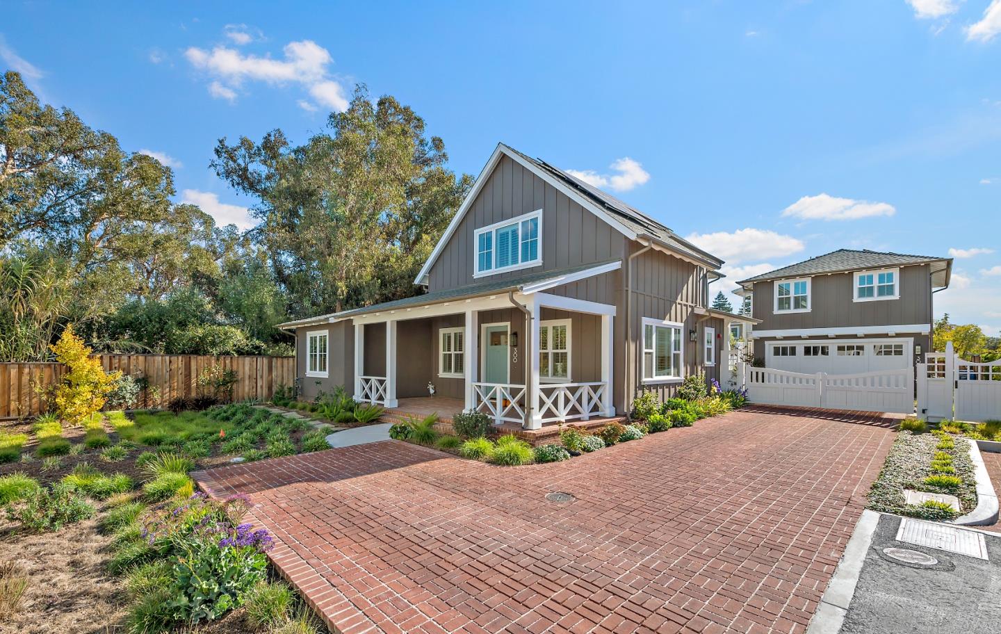 300 Haymarket CT