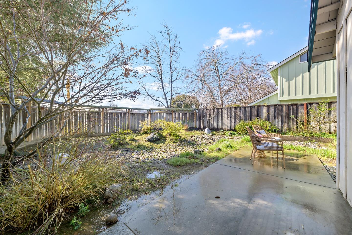1293 Greenbriar AVE