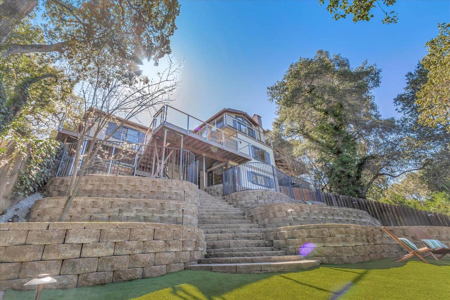 147 Cleland AVE
