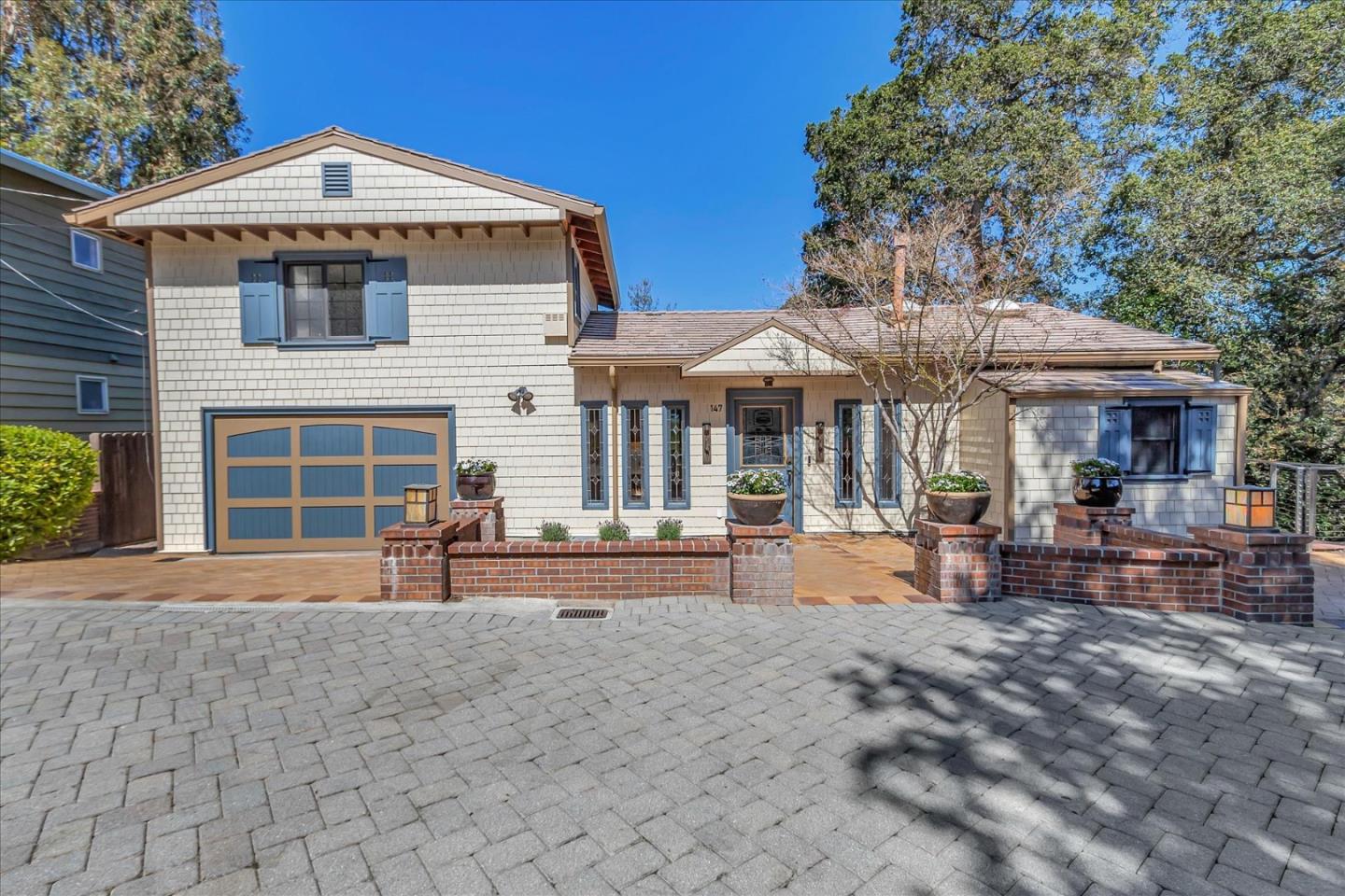 147 Cleland AVE