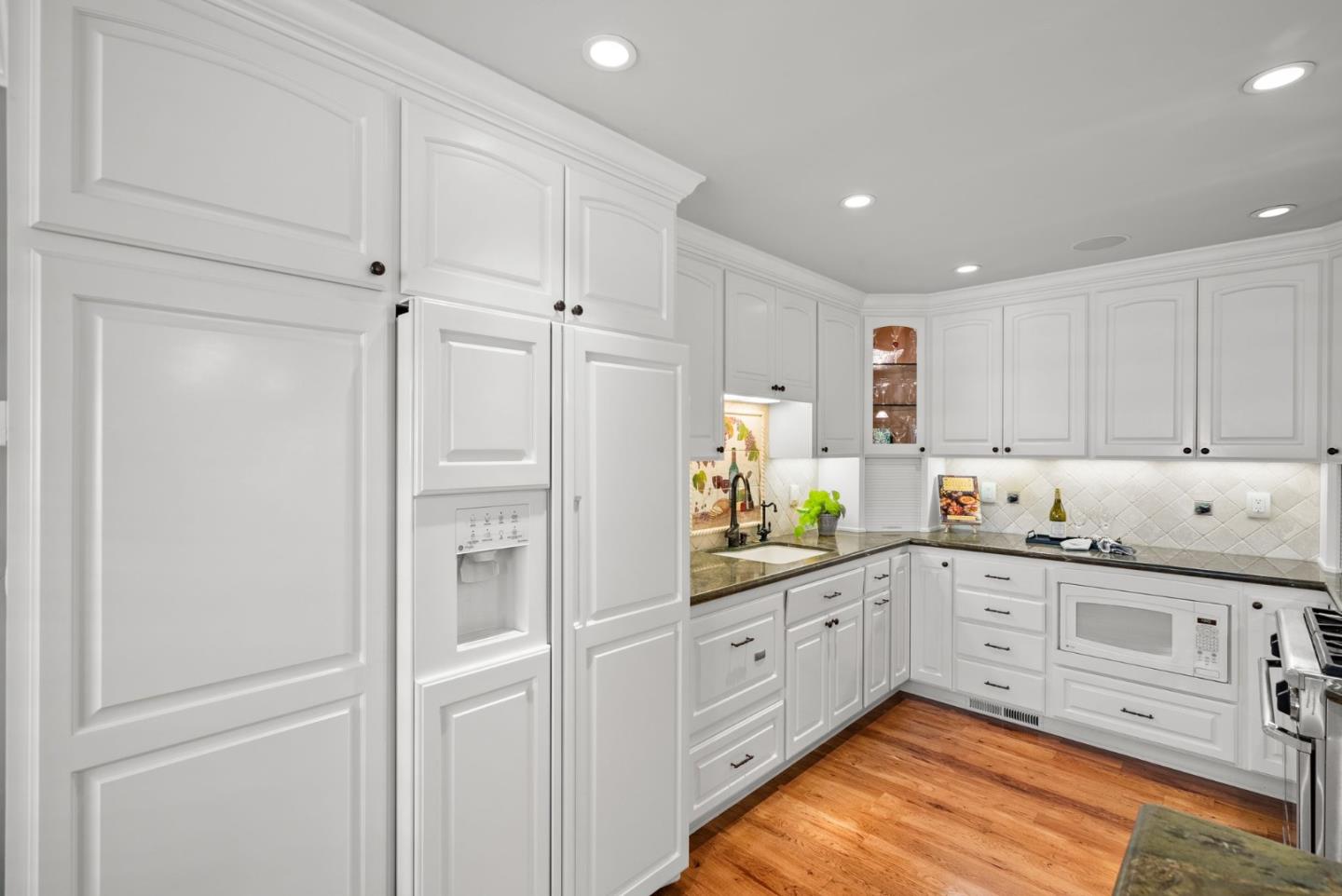1 Bayview AVE 9