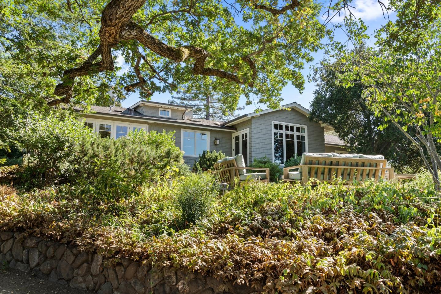 105 Highland AVE