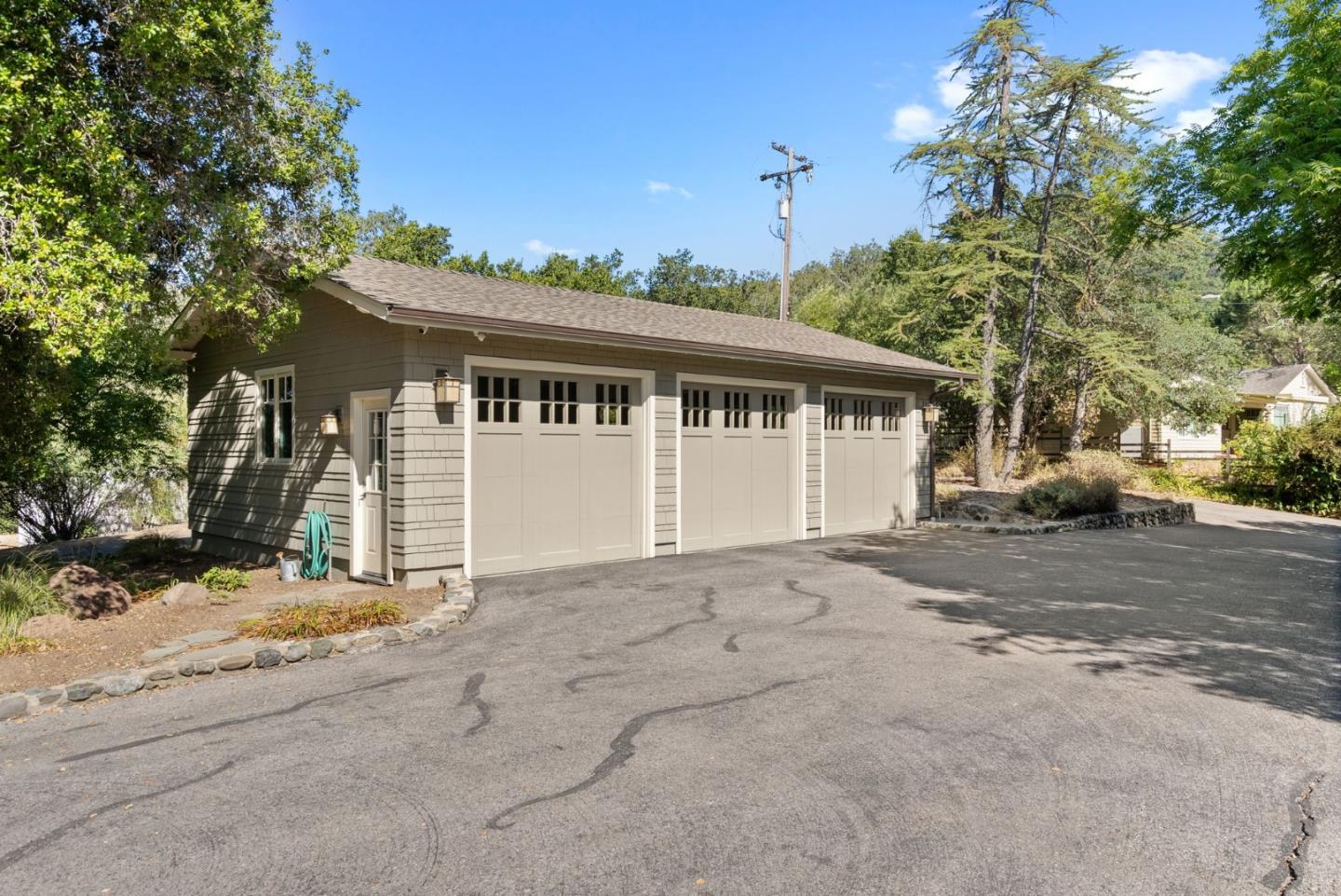 105 Highland AVE
