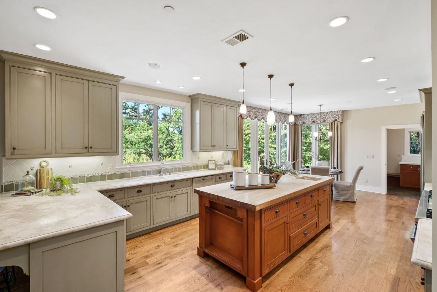105 Highland AVE