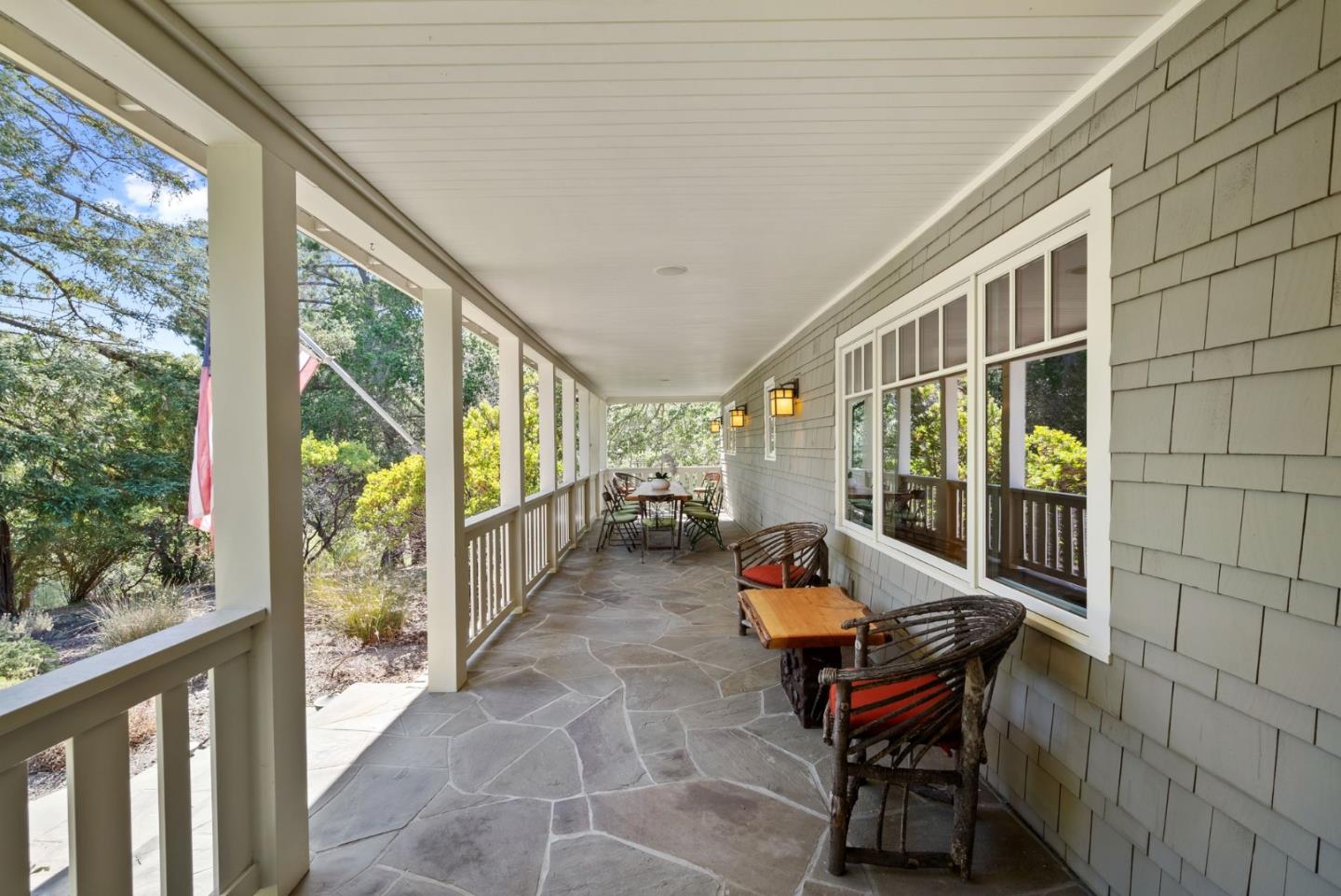 105 Highland AVE