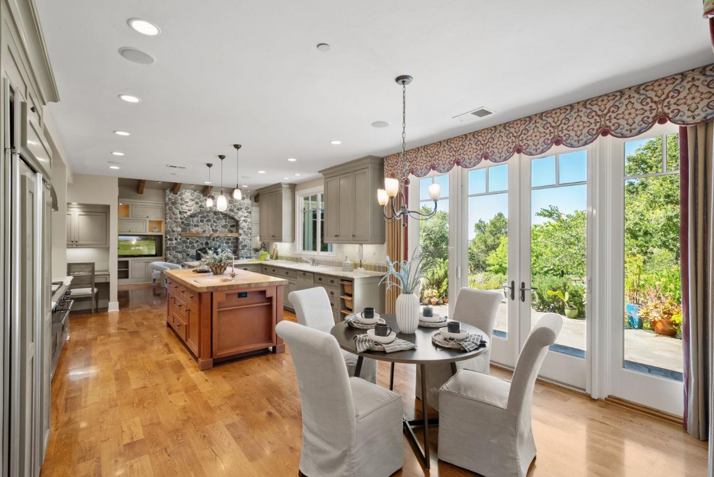 105 Highland AVE