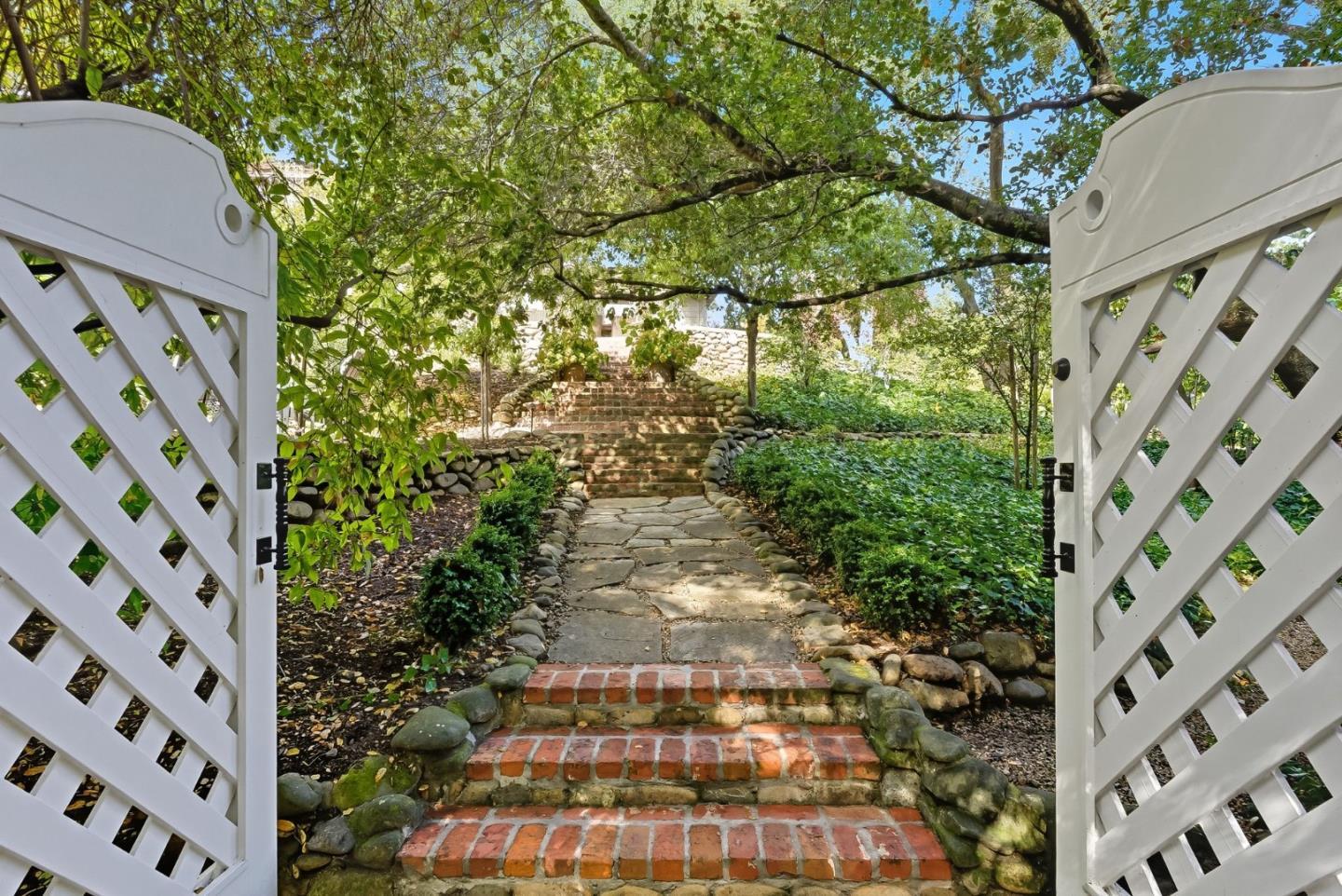 120 Oak Meadow Drive