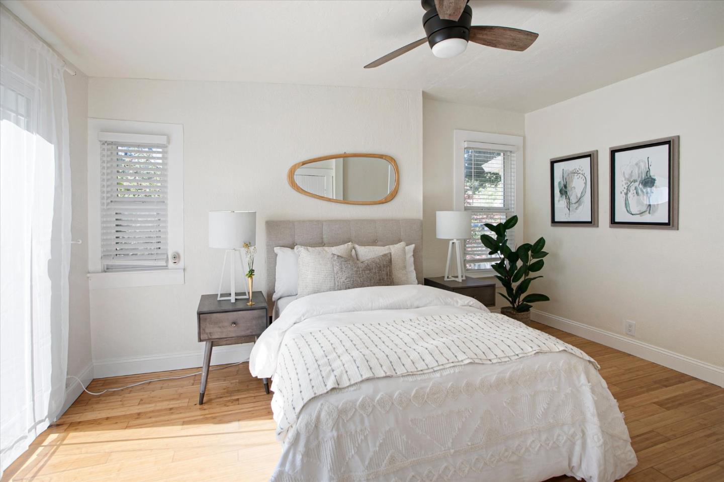 15&15 1/2 Stacia Street