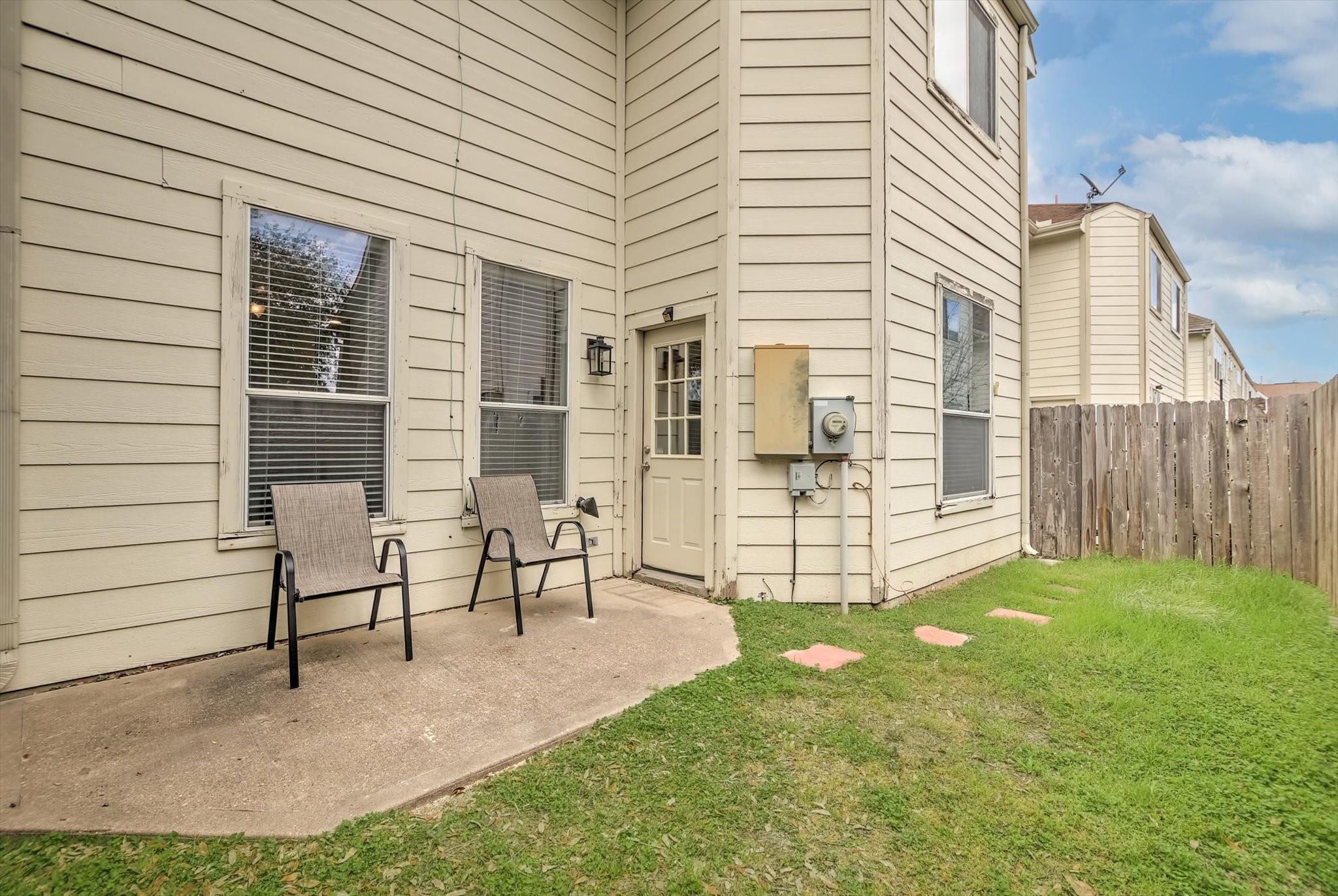 7439 Hollister Spring