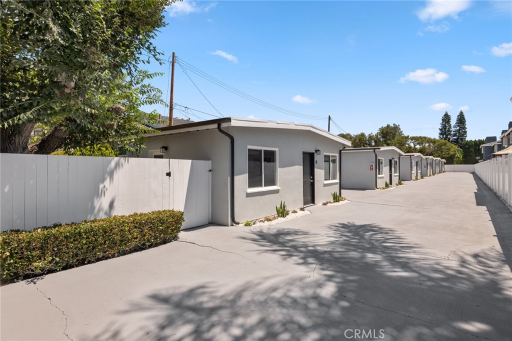 2658 Santa Ana Avenue Unit: A
