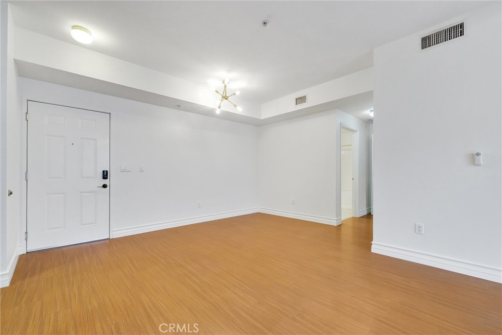 1801 E Katella Avenue Unit: 3043