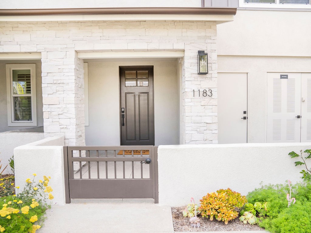 1183 Winslow