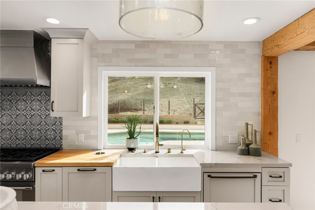 5344 E Willowick Drive