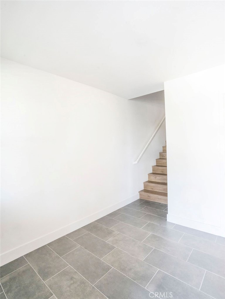 1183 Winslow