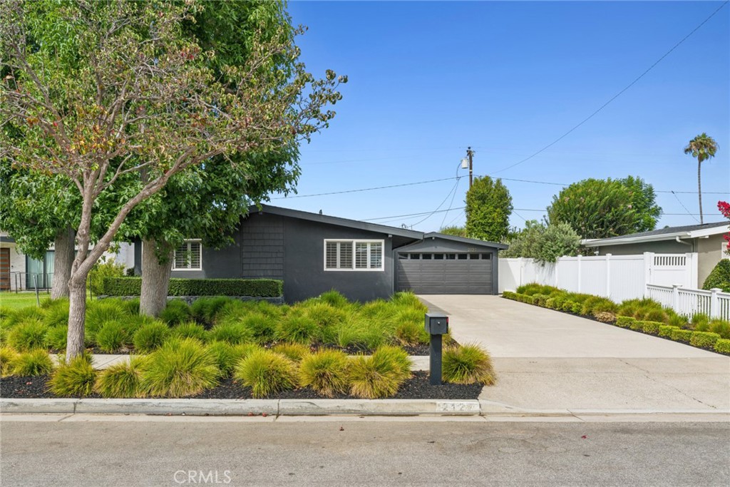 2127 College Costa Mesa Ca Us 92627 Np26233138