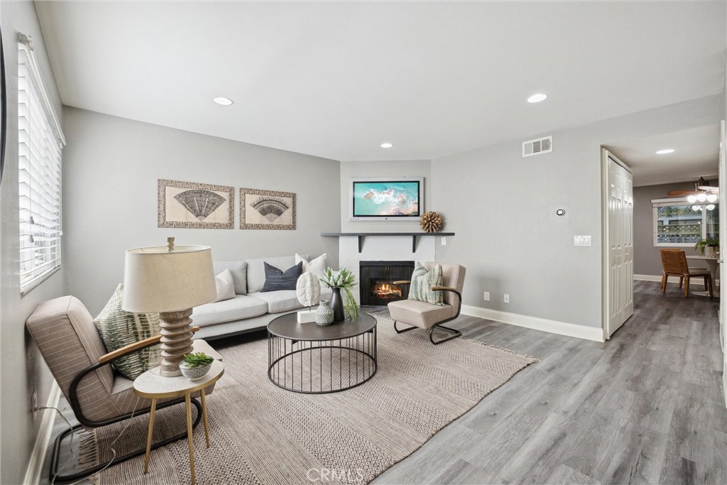 809 N Spurgeon Street Unit: 10