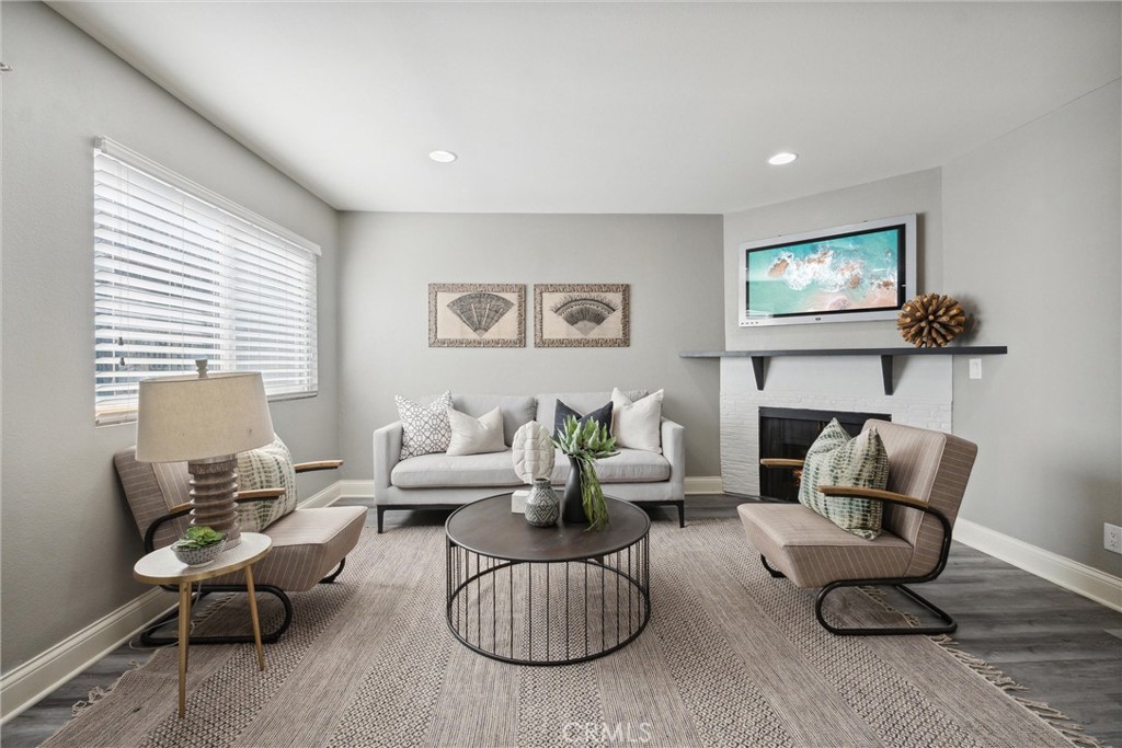 809 N Spurgeon Street Unit: 10