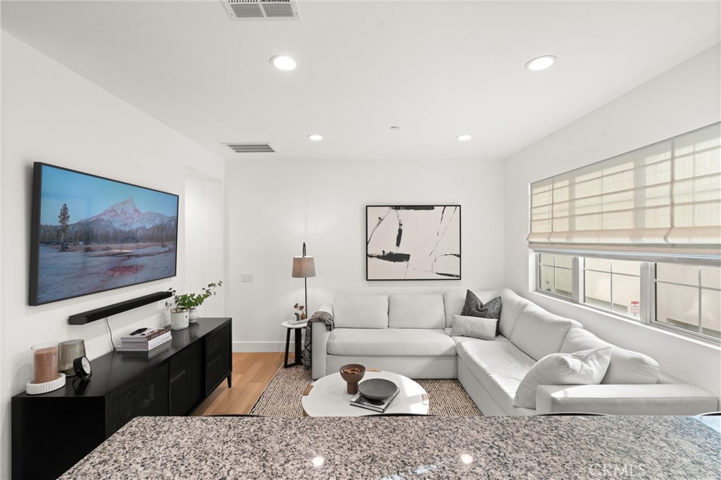 216 Lantana Dr