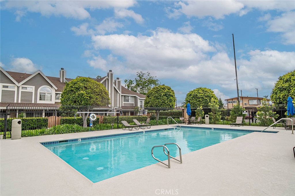 12045 Foster Road 2